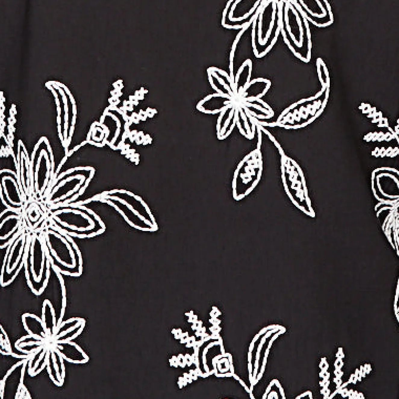 Alfred Dunner Tossed Floral Embroidered Top