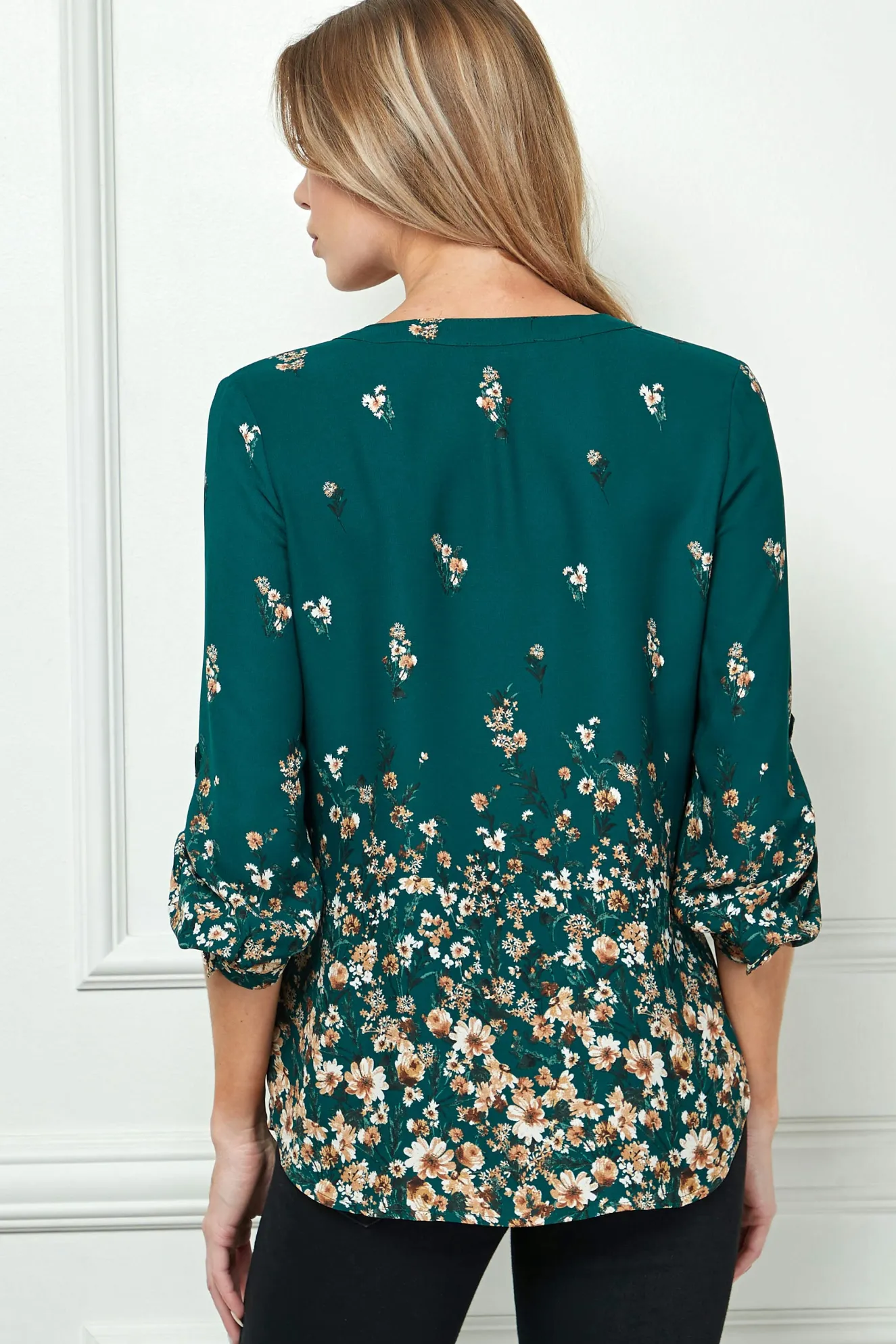 3/4 Button Tab Sleeve Big Button V-Neck Border Print Popover Blouse in Hunter Green
