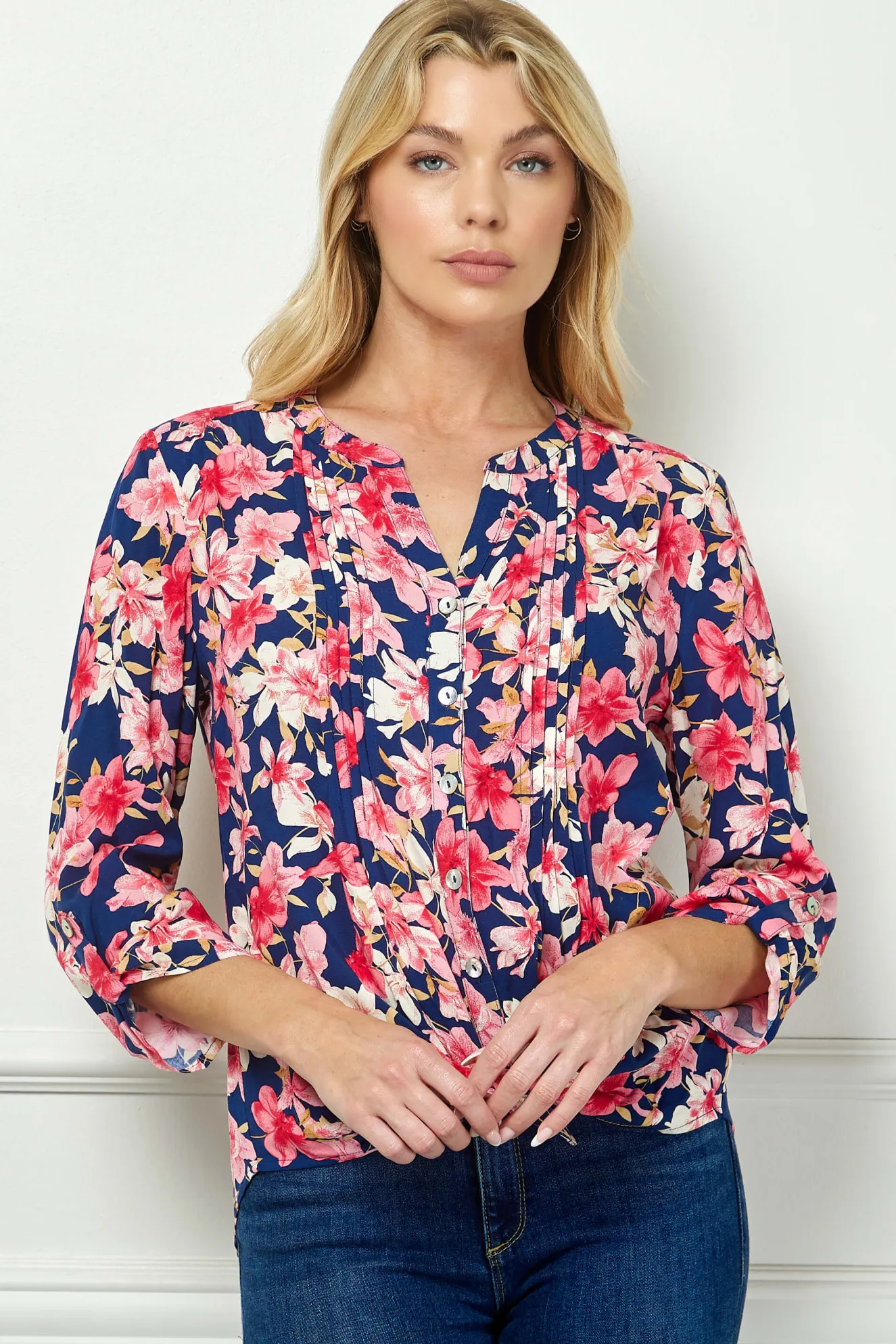 3/4 Button Tab Sleeve Pintuck Tie Front Blouse in Navy/Coral