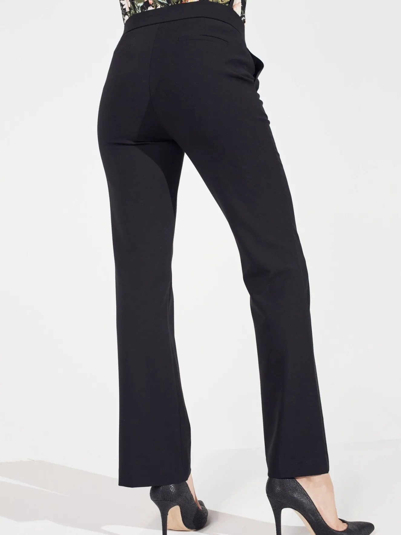 Roz & Ali™ Secret Agent Slight Tummy Control Bootcut Pants