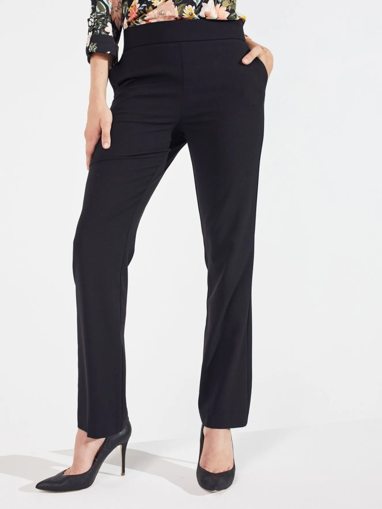 Roz & Ali™ Secret Agent Slight Tummy Control Bootcut Pants