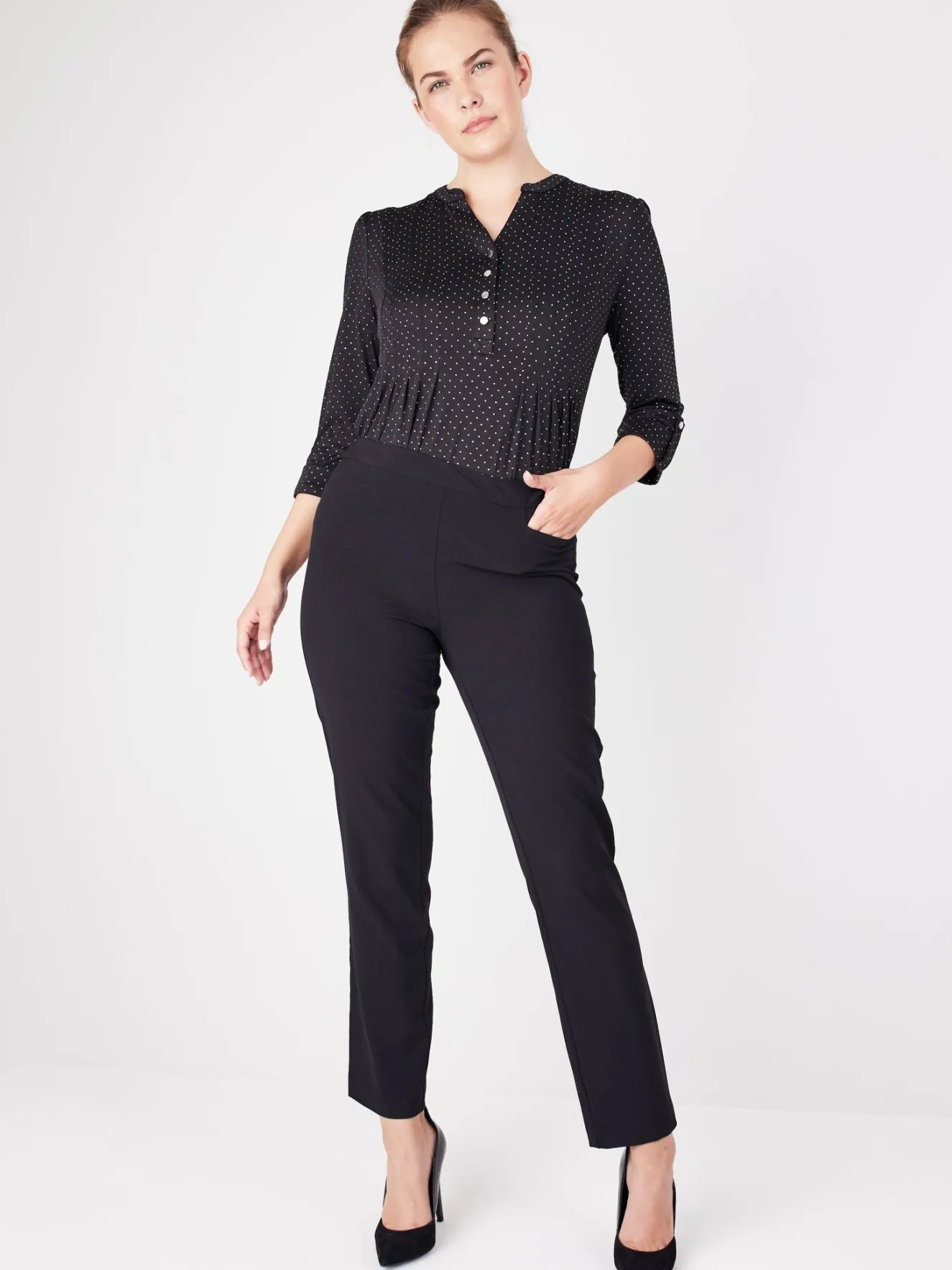 Roz & Ali™ Secret Agent Tummy Control Taper Pants - Petite