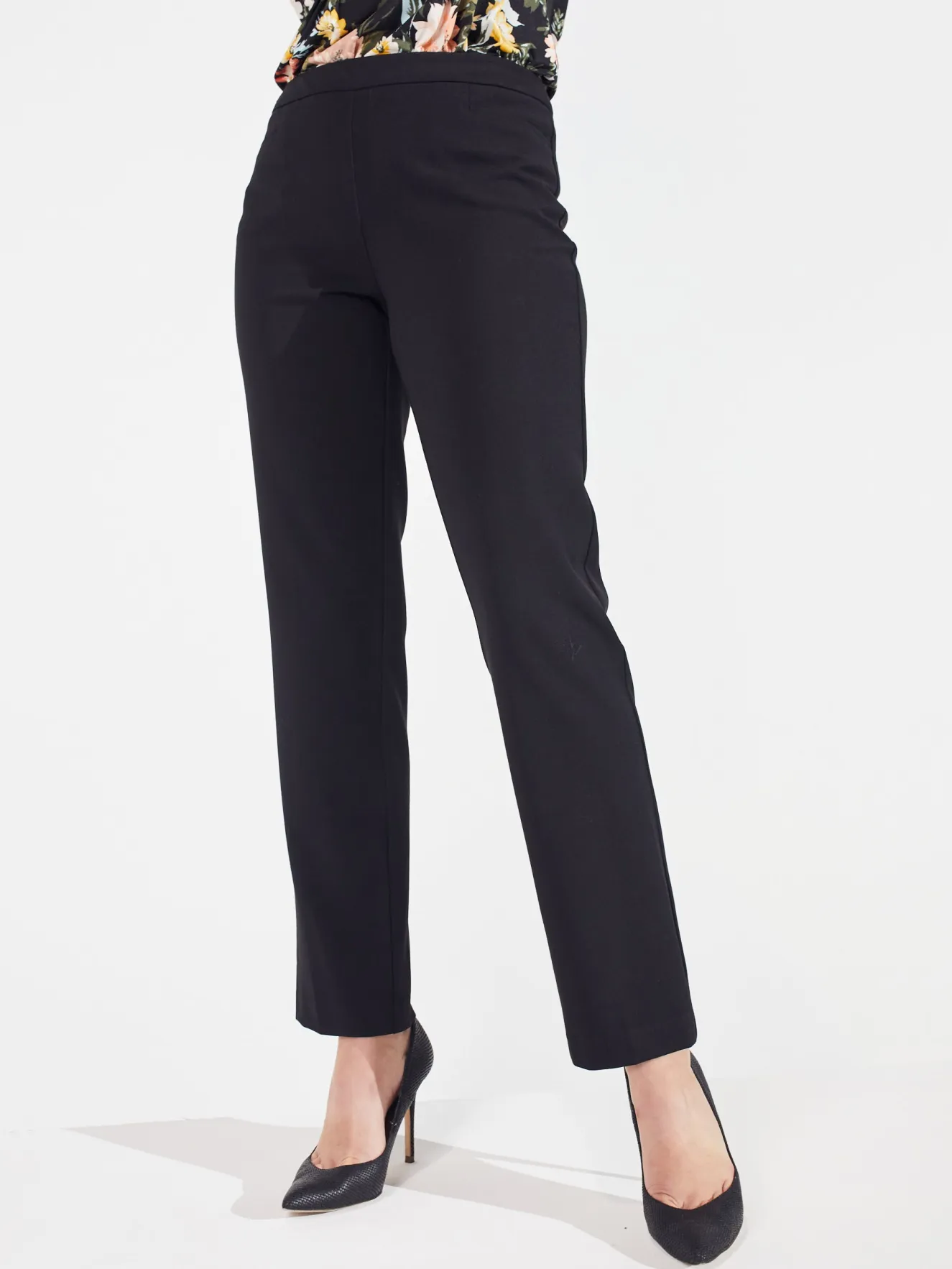 Roz & Ali™ Secret Agent Tummy Control Taper Pants - Short Length