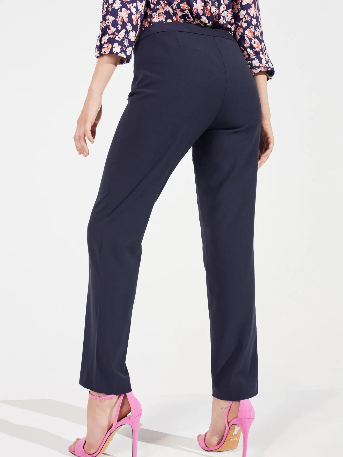 Roz & Ali™ Secret Agent Tummy Control Taper Pants - Short Length