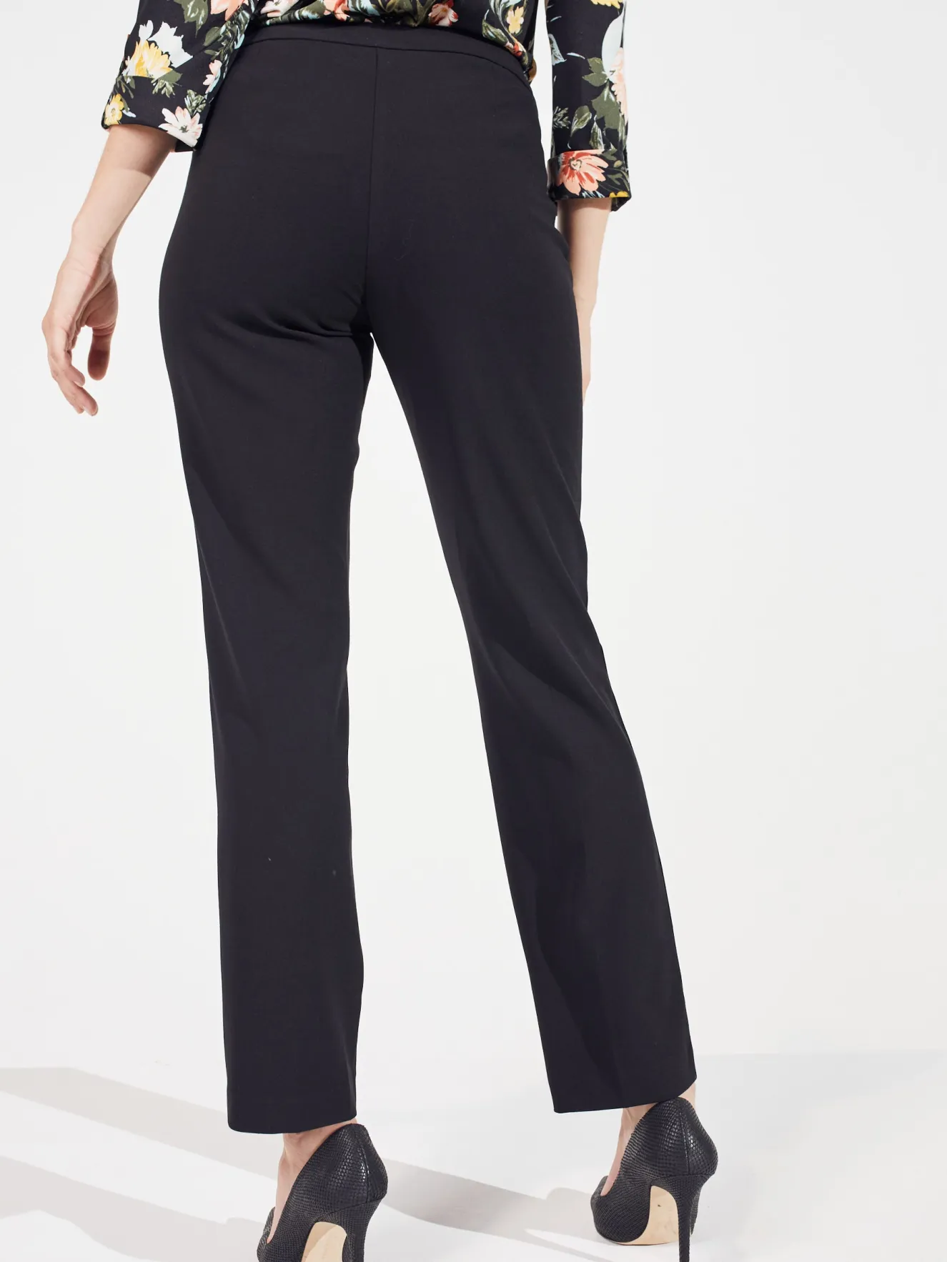 Roz & Ali™ Secret Agent Tummy Control Taper Pants - Short Length