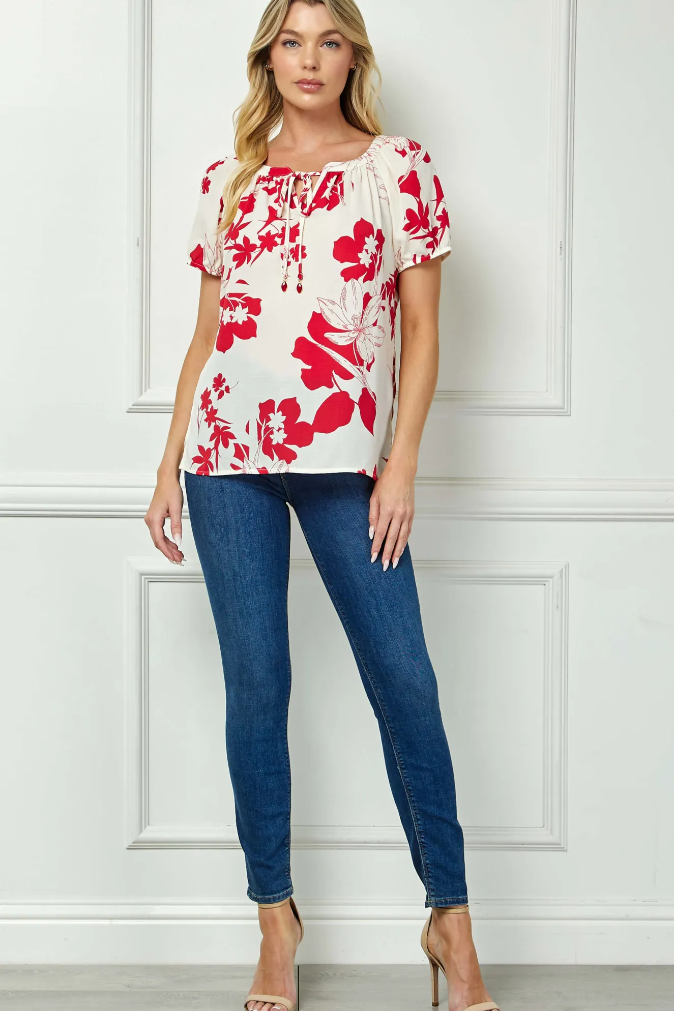 Short Sleeve Beaded Tie Neck Mandarin Collar Blouse in Red/Cream