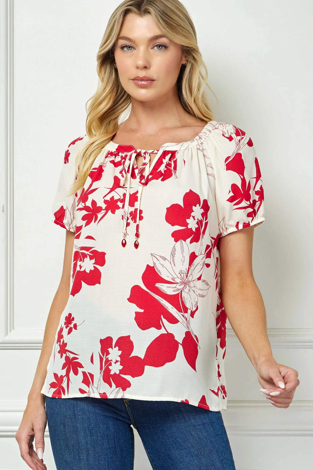 Short Sleeve Beaded Tie Neck Mandarin Collar Blouse in Red/Cream