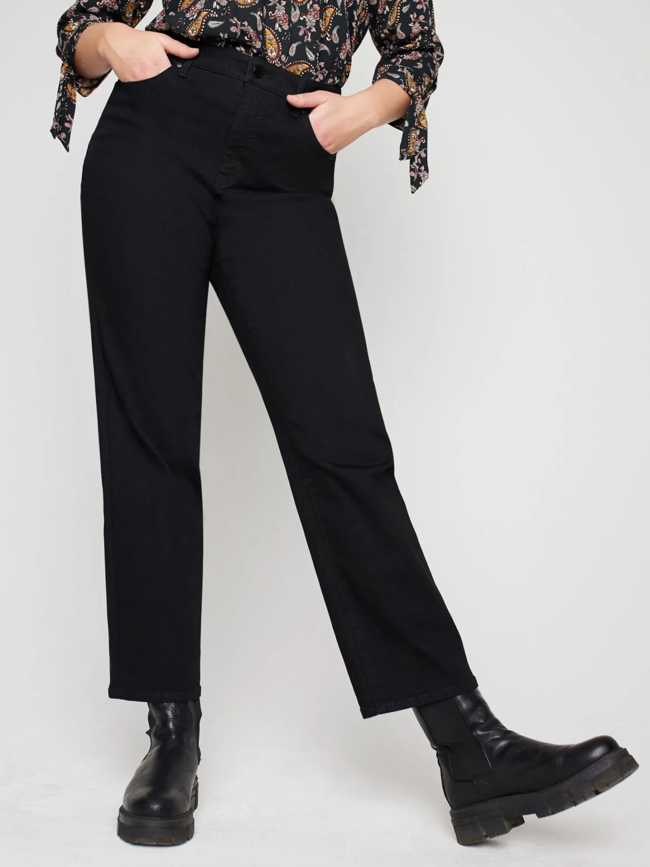 Westport Signature Black Straight Leg Jeans