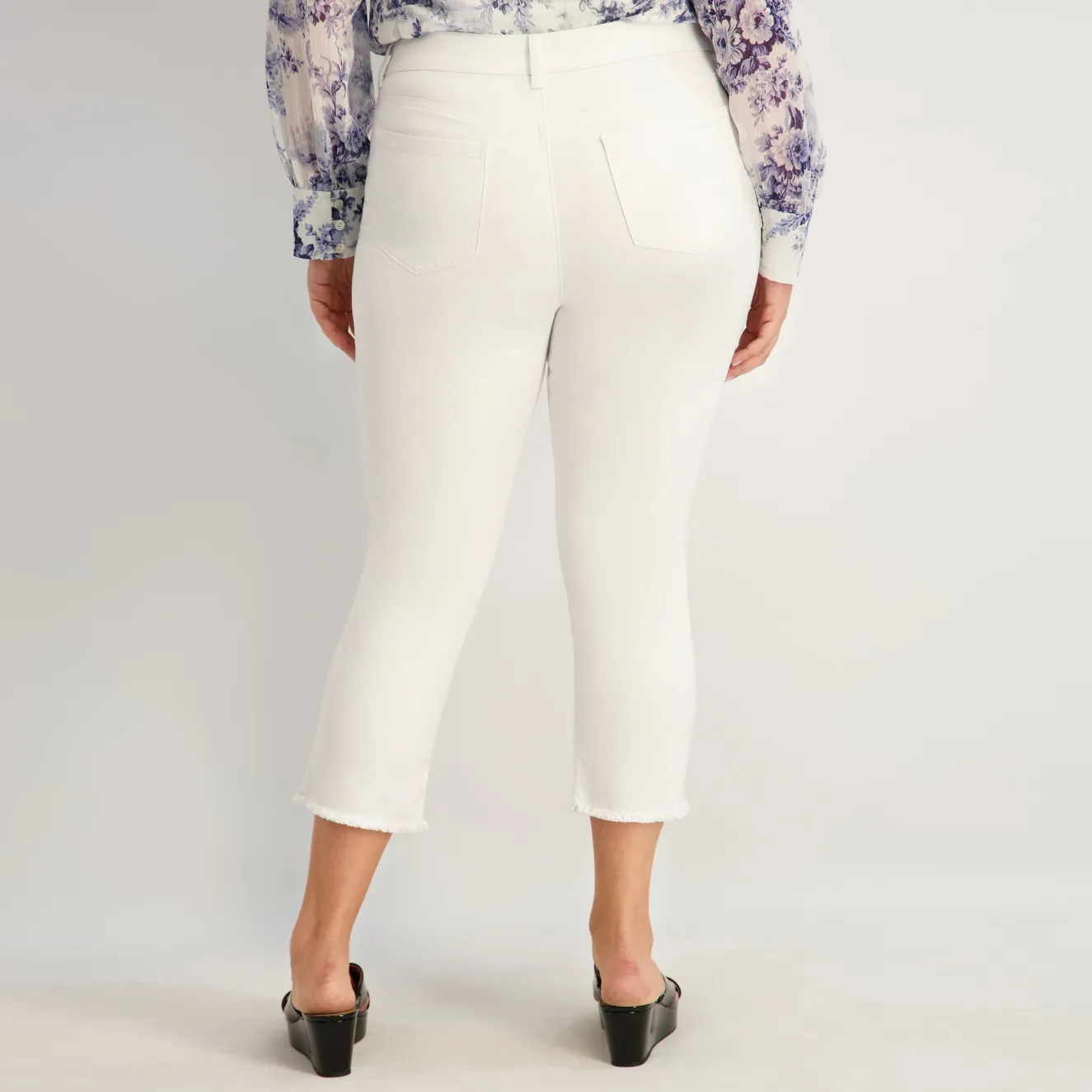 Westport Signature Fray Hem Capri in White - Plus