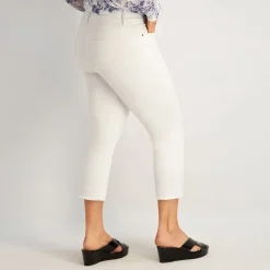 Westport Signature Fray Hem Capri in White - Plus