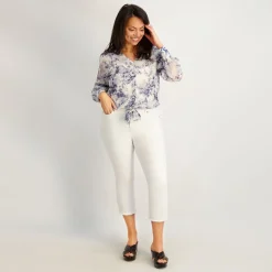 Westport Signature Fray Hem Capri in White - Plus