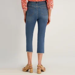 Westport Signature Fray Hem Capri in Dark Wash