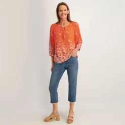 Westport Signature Fray Hem Capri in Dark Wash