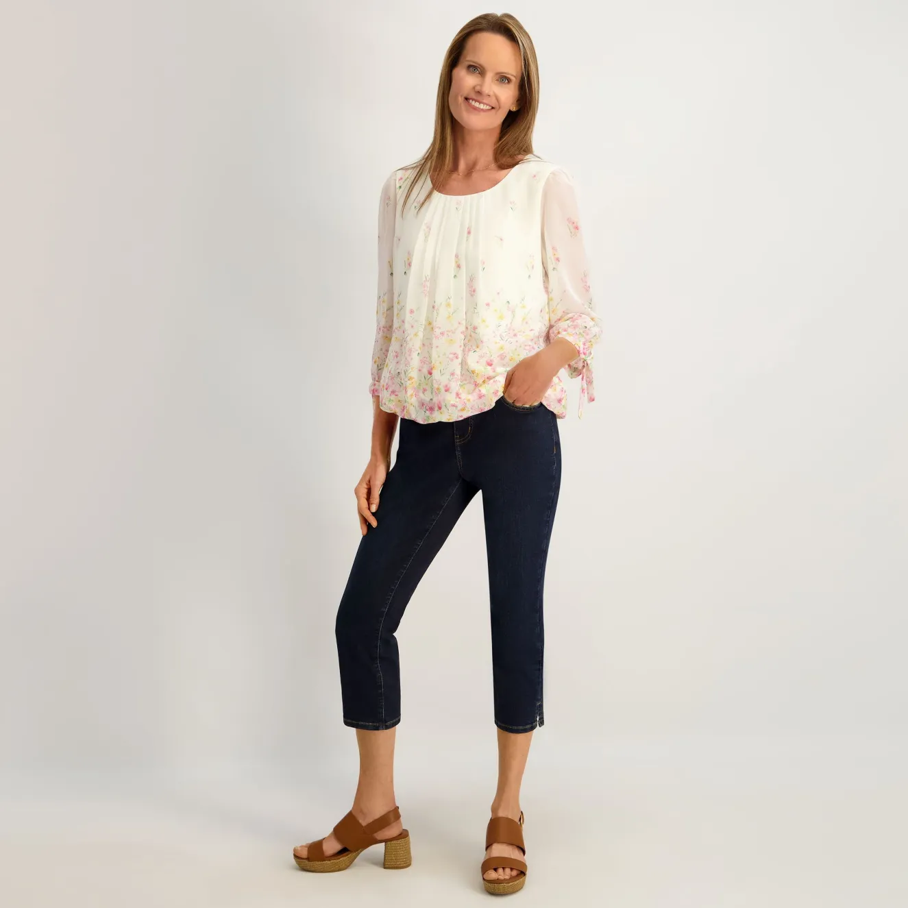 Westport Signature Side Slit Capri in Rinse