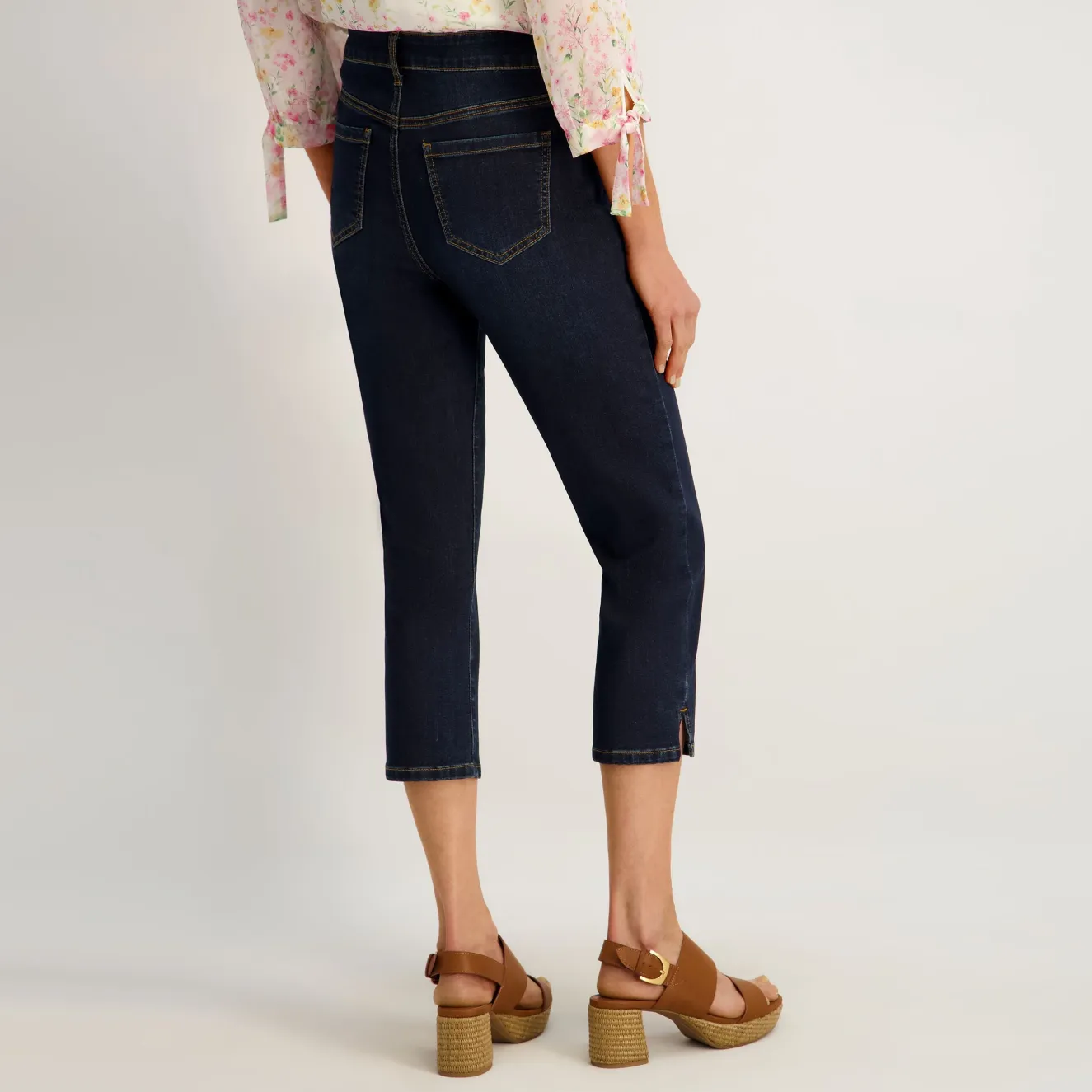 Westport Signature Side Slit Capri in Rinse