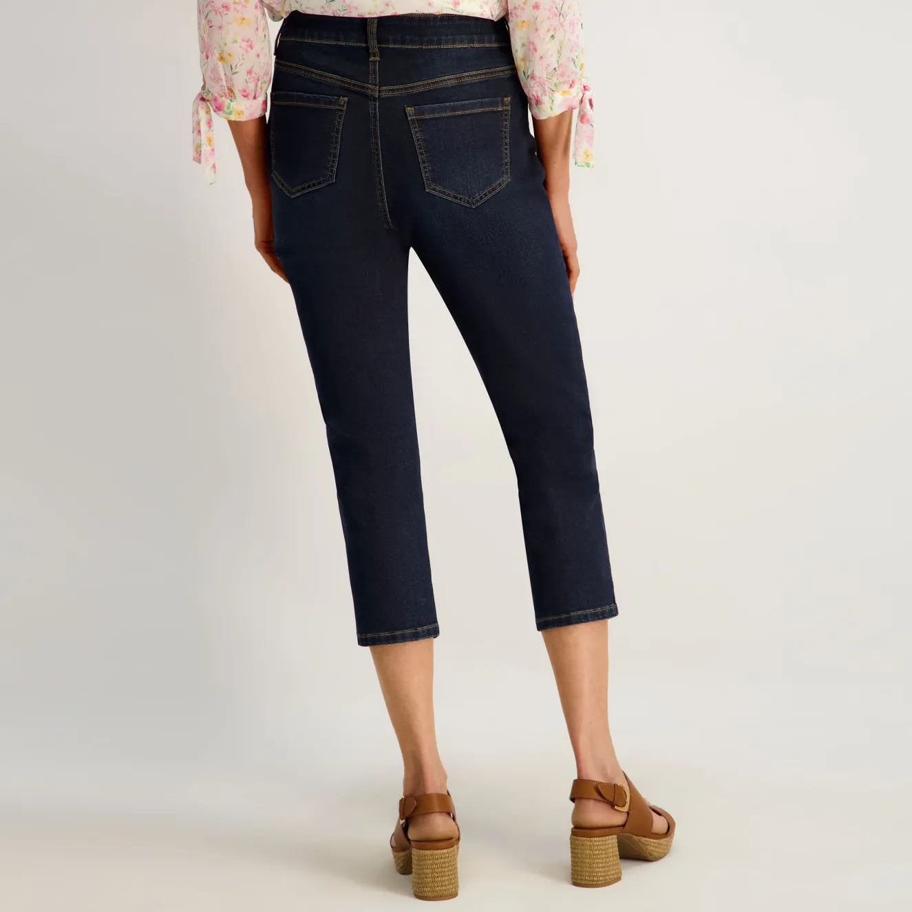 Westport Signature Side Slit Capri in Rinse