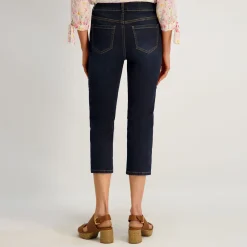 Westport Signature Side Slit Capri in Rinse