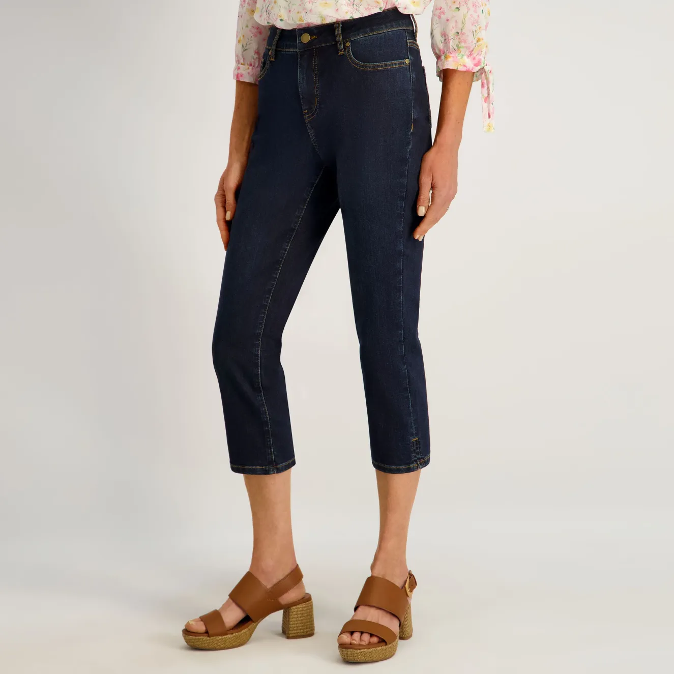 Westport Signature Side Slit Capri in Rinse