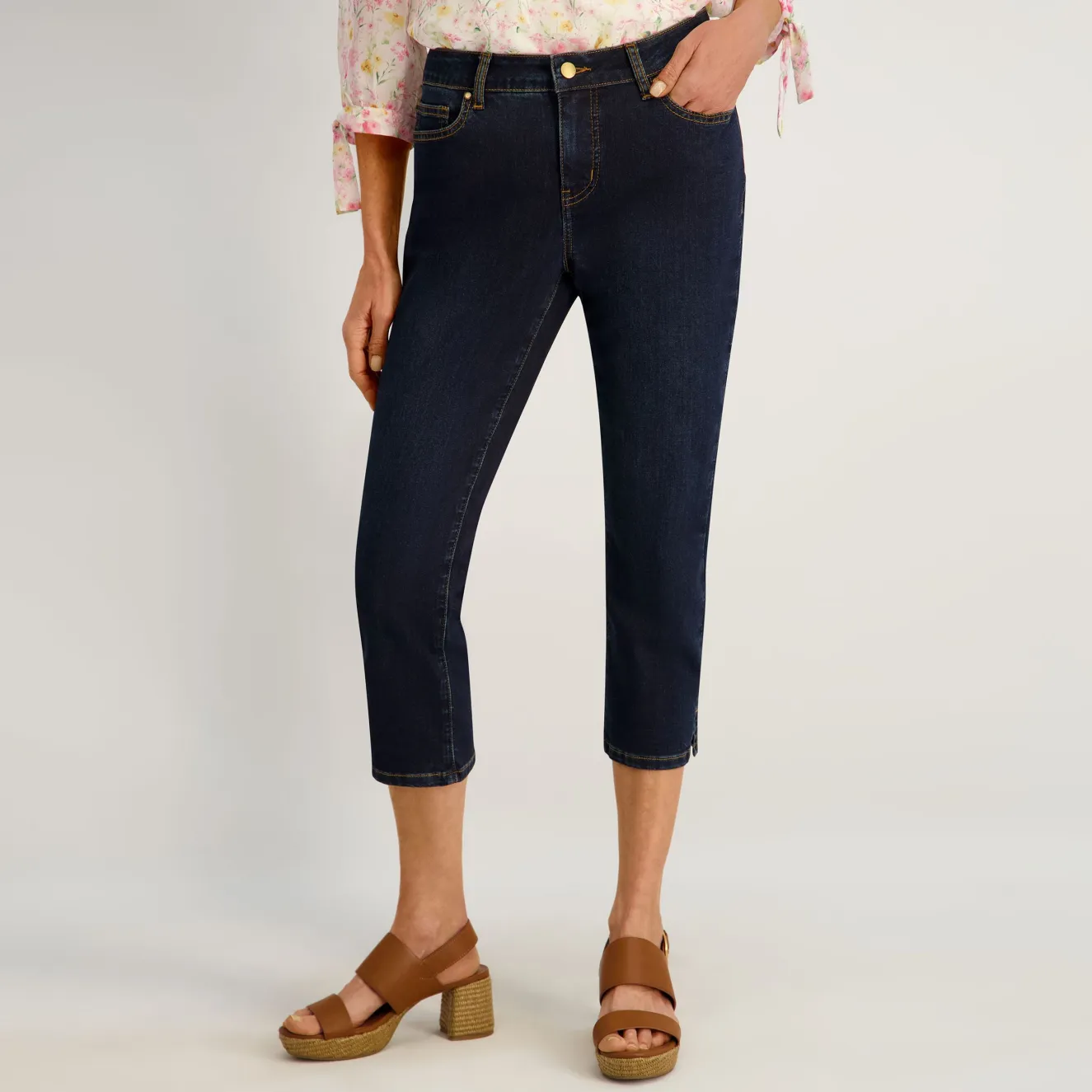 Westport Signature Side Slit Capri in Rinse